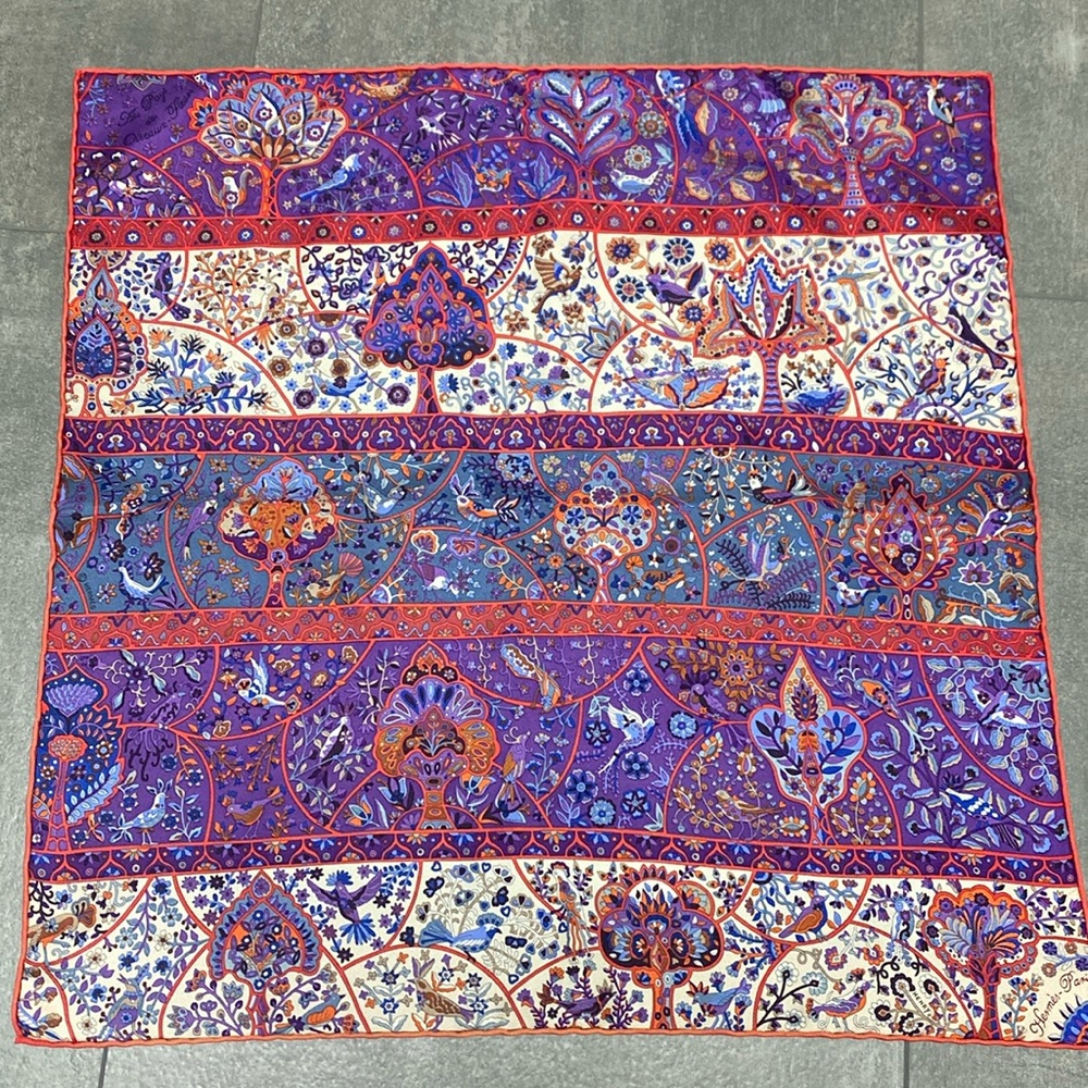 Authentic Hermes Gavroche/Pocket Square 100% Silk